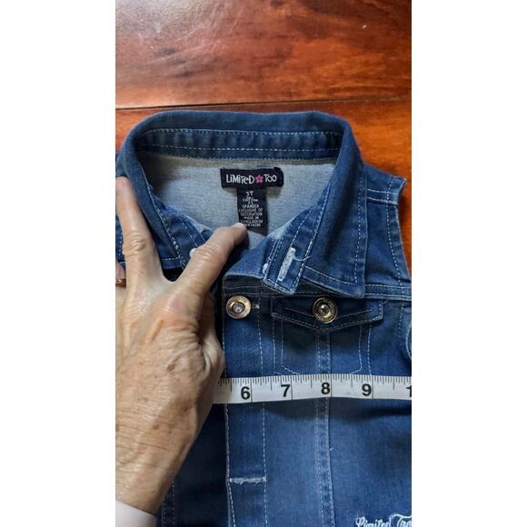 Limited Too Girls Denim Vest Size 3T – Sleeveless Jean Vest, Medium Wash - Picture 2 of 13